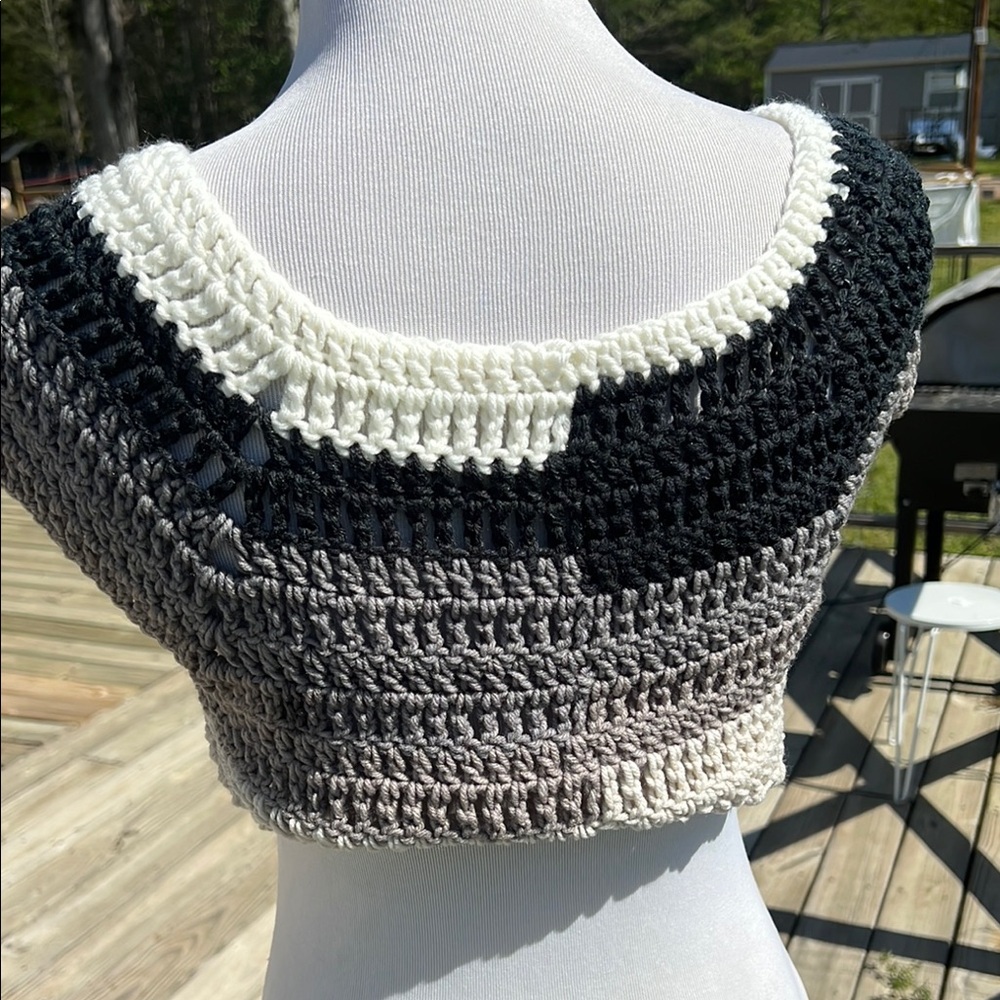 Handmade Crochet Gray and Black Crop Top - Picture 5 of 6